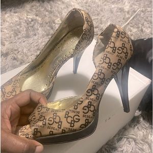 Bcbg peep toe heel